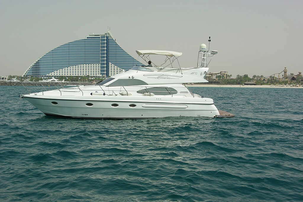 Palm Jumeirah by Yacht