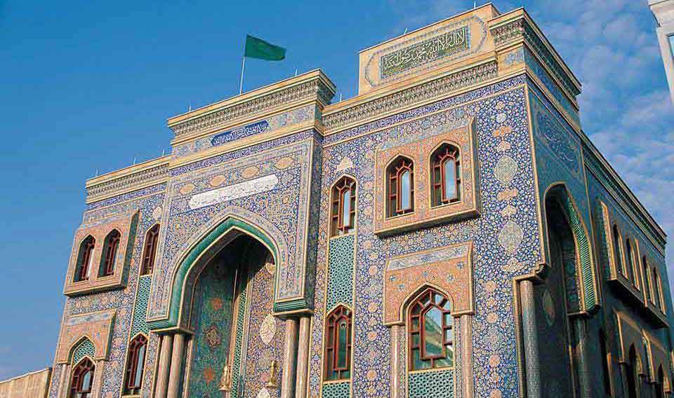 Iranian-Mosque-Imam-Hossein-Mosque-in-Bur-Dubai