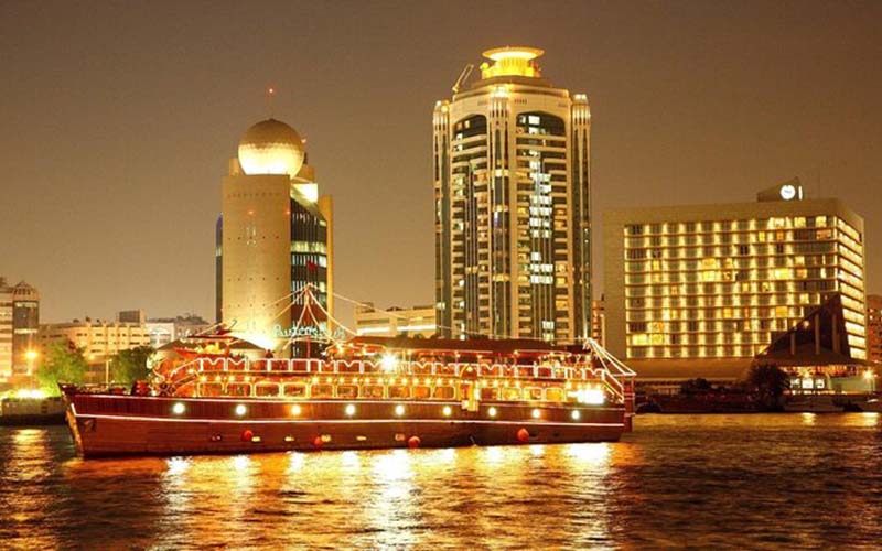 Rustar Floating Restaurant in Dubai 
